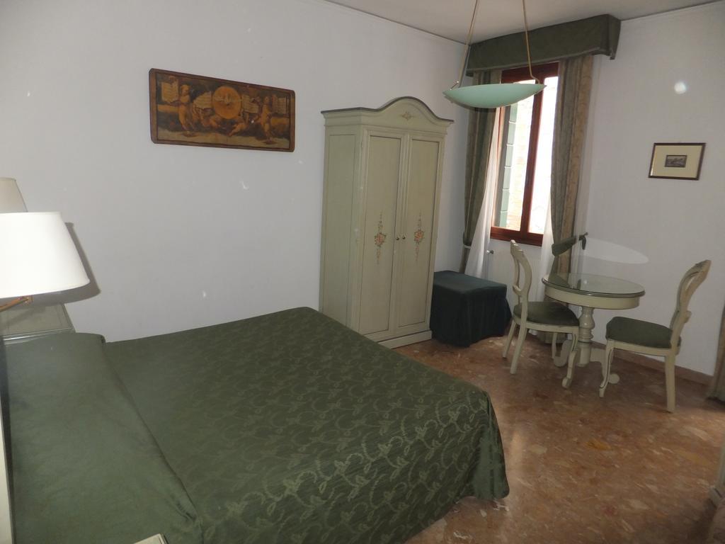 Ca Del Pozzo Hotel Venedig Værelse billede